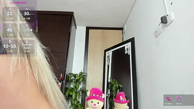 alisoondrean  online show from April 2026 06:54:02 PM