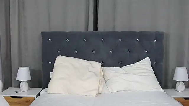 VikkyVonn online show from May 2026 10:01:02 AM