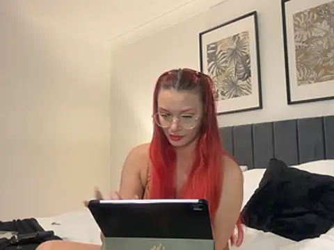 FoxyValentine online show from April 2026 10:31:02 PM