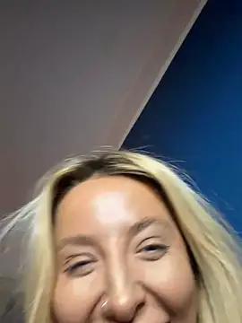 Snapshot of Summerwestt chatting on February 2026 07:21:01 PM Summerwestt online show from February 2026 07:21:01 PM