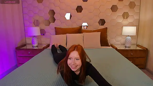 Snapshot of StellaBev chatting on March 2026 07:58:01 AM StellaBev online show from March 2026 07:58:01 AM