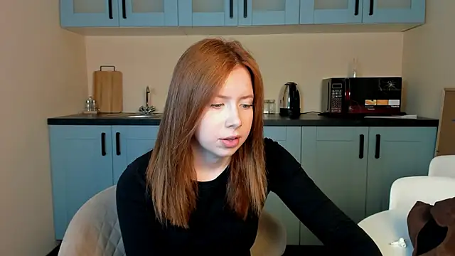 Snapshot of StellaBev chatting on March 2026 12:44:02 PM StellaBev online show from March 2026 12:44:02 PM