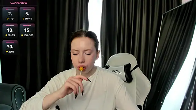 Snapshot of StellaBev chatting on April 2026 08:58:02 PM StellaBev online show from April 2026 08:58:02 PM