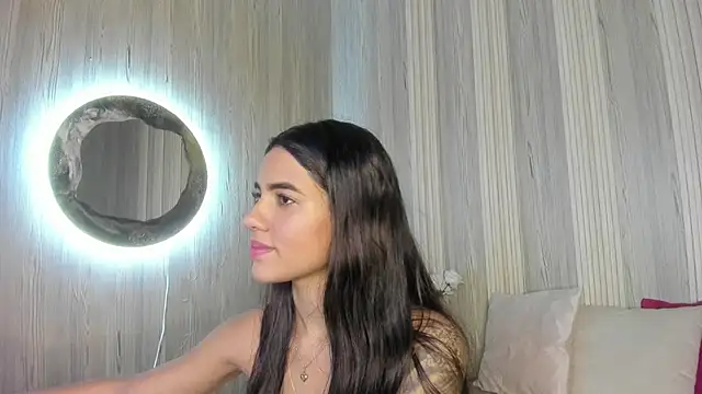 Isabellaa Rosee online show from June 2026 08:35:01 PM