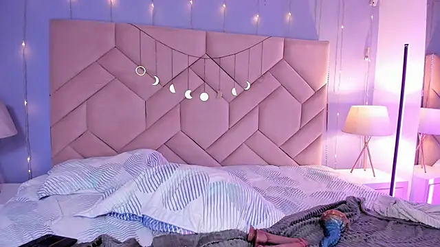 Snapshot of NaeniaDemon_ chatting on March 2026 09:36:02 AM NaeniaDemon online show from March 2026 09:36:02 AM