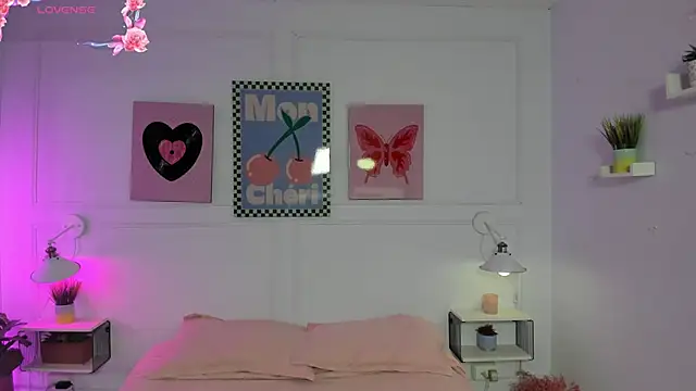 Snapshot of NaeniaDemon_ chatting on March 2026 04:40:02 PM NaeniaDemon online show from March 2026 04:40:02 PM