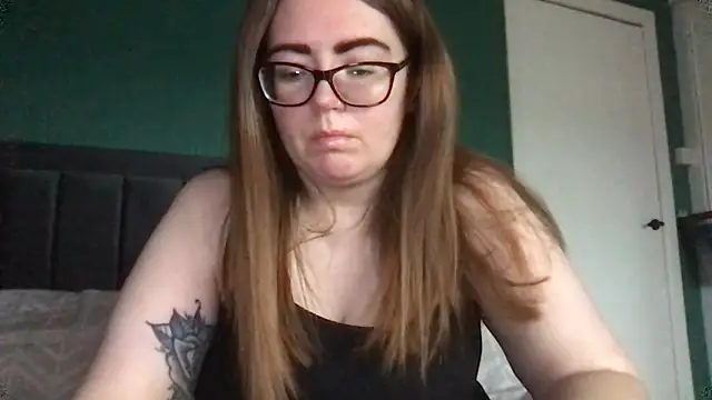 CurvyBx online show from March 2026 12:21:01 PM