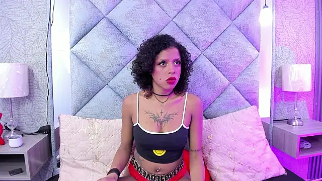 Lunakellerr online show from February 2026 11:41:01 AM