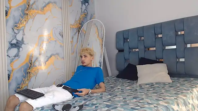 YOUNG BOYS HELL online show from June 2026 01:50:01 AM
