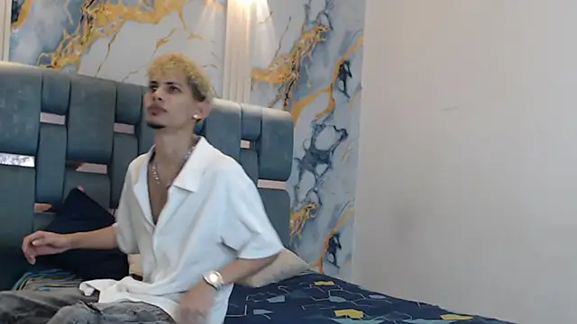 YOUNG BOYS HELL online show from June 2026 01:50:02 AM