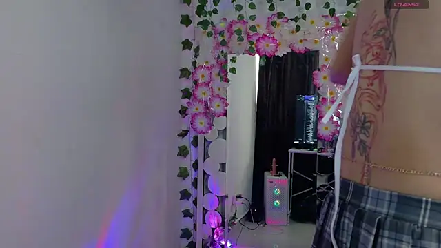 Mis Cersi online show from April 2026 07:33:02 PM