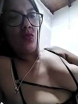 Silreinadorada online show from April 2026 12:00:02 PM