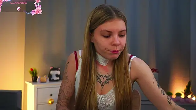 ZofiaPantano online show from April 2026 02:03:01 PM