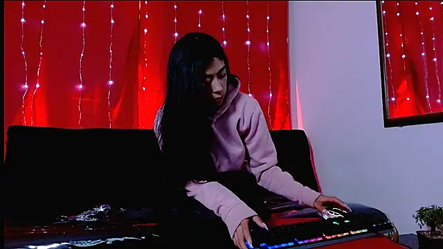 Snapshot of Sweet_Aiko1 chatting on February 2026 07:43:02 PM Sweet Aiko1 online show from February 2026 07:43:02 PM