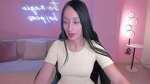 Snapshot of AmaraDivine chatting on May 2026 11:34:01 PM AmaraDivine online show from May 2026 11:34:01 PM