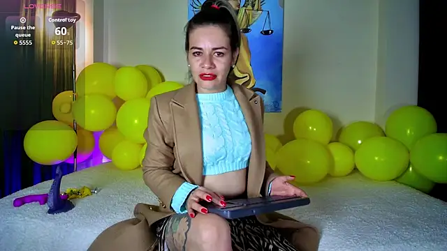 oriana thomson01 online show from May 2026 04:20:02 AM