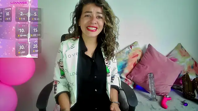 Snapshot of oriana_thomson01 chatting on June 2026 05:02:02 PM oriana thomson01 online show from June 2026 05:02:02 PM