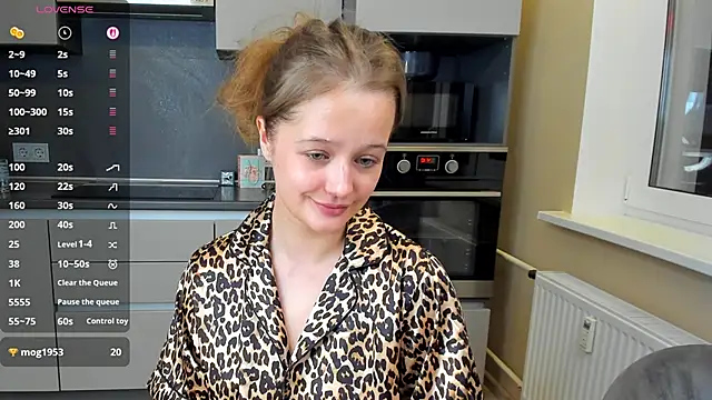 Snapshot of Mary_Phoenix chatting on February 2026 04:25:01 PM Mary Phoenix online show from February 2026 04:25:01 PM