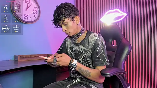 Snapshot of Maximoking26 chatting on March 2026 03:12:02 AM Maximoking26 online show from March 2026 03:12:02 AM