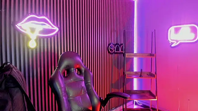 Snapshot of Maximoking26 chatting on March 2026 02:06:01 AM Maximoking26 online show from March 2026 02:06:01 AM