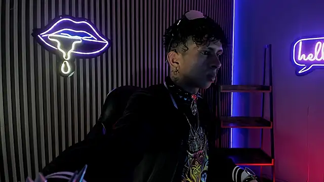 Snapshot of Maximoking26 chatting on March 2026 04:18:01 AM Maximoking26 online show from March 2026 04:18:01 AM