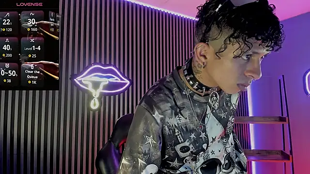 Snapshot of Maximoking26 chatting on March 2026 04:13:02 AM Maximoking26 online show from March 2026 04:13:02 AM