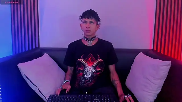 Maximoking26 online show from May 2026 02:29:01 AM