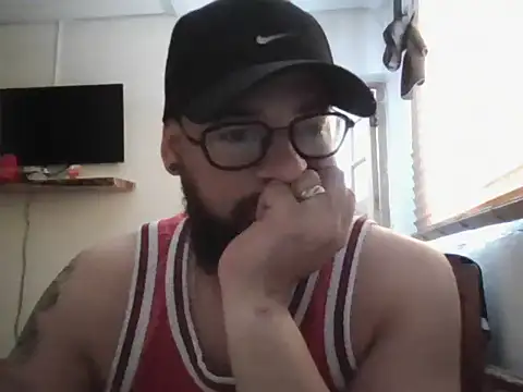 Snapshot of lachy2410 chatting on June 2026 06:28:01 PM lachy2410 online show from June 2026 06:28:01 PM