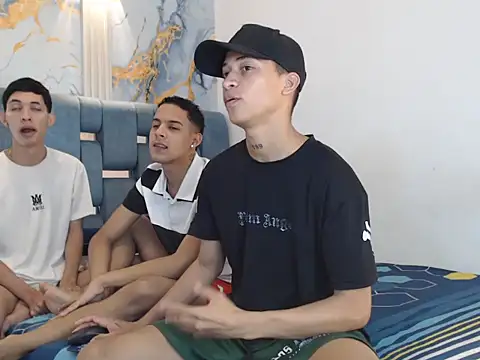 Snapshot of GOLD_BOYS chatting on February 2026 01:21:02 PM GOLD BOYS online show from February 2026 01:21:02 PM