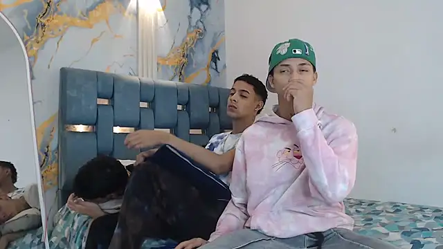 Snapshot of GOLD_BOYS chatting on March 2026 01:17:02 PM GOLD BOYS online show from March 2026 01:17:02 PM