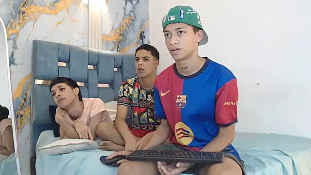 Snapshot of GOLD_BOYS chatting on March 2026 01:18:01 PM GOLD BOYS online show from March 2026 01:18:01 PM