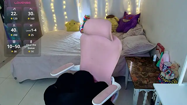 maliciaXpoison online show from April 2026 09:01:01 PM