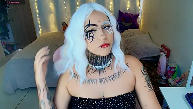 Snapshot of maliciaXpoison chatting on April 2026 10:40:02 PM maliciaXpoison online show from April 2026 10:40:02 PM