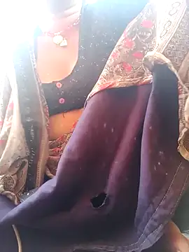 Snapshot of Soniya32 chatting on February 2026 09:52:02 AM Soniya32 online show from February 2026 09:52:02 AM