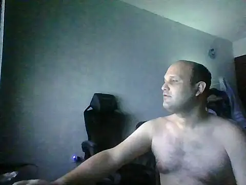 Snapshot of Heavy_Rebellx chatting on February 2026 04:53:02 AM Heavy Rebellx online show from February 2026 04:53:02 AM