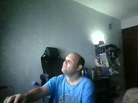 Snapshot of Heavy_Rebellx chatting on February 2026 04:02:01 AM Heavy Rebellx online show from February 2026 04:02:01 AM