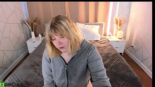 Snapshot of luna_c0ra chatting on March 2026 01:24:02 AM luna c0ra online show from March 2026 01:24:02 AM