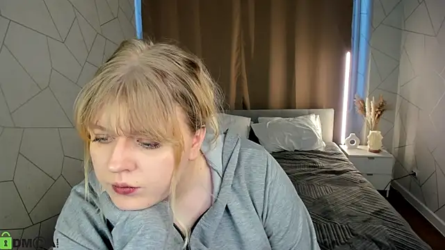 Snapshot of luna_c0ra chatting on March 2026 01:10:02 AM luna c0ra online show from March 2026 01:10:02 AM