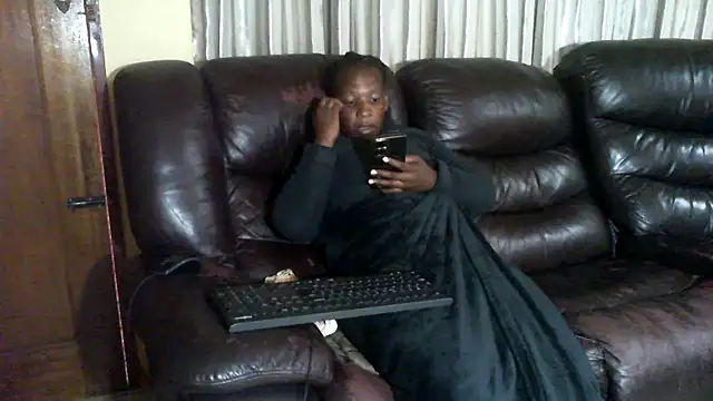 Snapshot of Sky-Diamond chatting on April 2026 01:52:02 PM Sky-Diamond online show from April 2026 01:52:02 PM