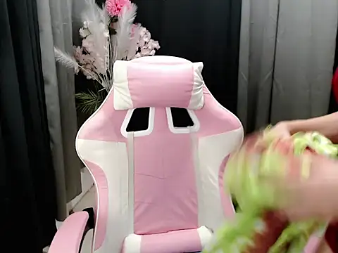 Snapshot of HoneyAfterDark_ chatting on May 2026 09:23:01 PM HoneyAfterDark online show from May 2026 09:23:01 PM