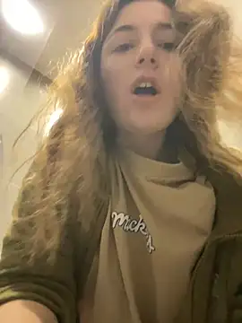 Snapshot of kate_nicepops999114 chatting on March 2026 07:35:02 AM kate nicepops999114 online show from March 2026 07:35:02 AM