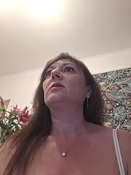 SaraGina online show from April 2026 09:32:02 PM