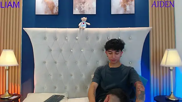 Snapshot of Aiden_Rivers_ chatting on May 2026 01:18:02 PM Aiden Rivers online show from May 2026 01:18:02 PM