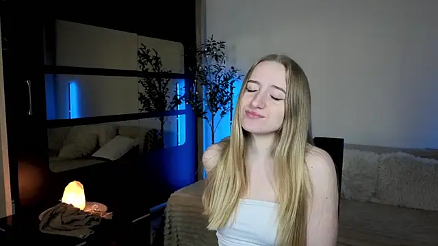 Oxy Foxie online show from May 2026 08:58:02 PM
