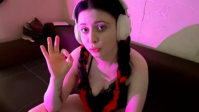 MindyMinty online show from March 2026 05:03:02 AM