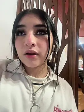 Snapshot of Kattengel_ chatting on April 2026 01:52:02 AM Kattengel online show from April 2026 01:52:02 AM