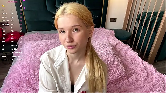 Snapshot of PrincessSwelgart chatting on March 2026 01:23:02 PM PrincessSwelgart online show from March 2026 01:23:02 PM