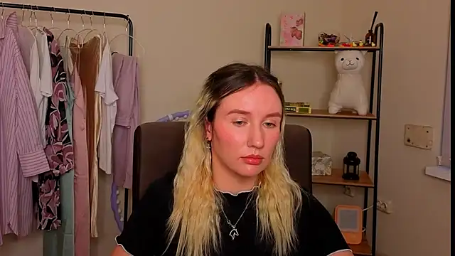 AshleyySchwartz online show from February 2026 02:24:02 PM