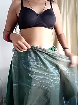 Snapshot of Cutie_babes01 chatting on April 2026 05:21:01 PM Cutie babes01 online show from April 2026 05:21:01 PM