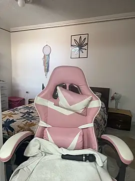 Snapshot of Kiarhatrixie1 chatting on February 2026 05:46:02 PM Kiarhatrixie1 online show from February 2026 05:46:02 PM